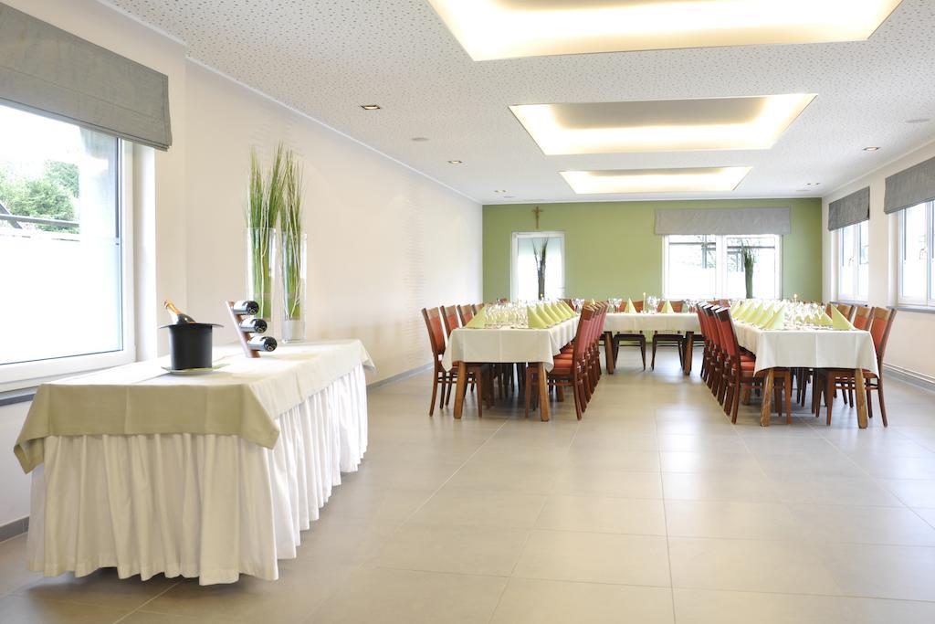 Zum Burghof Hotel Schoenberg Kültér fotó