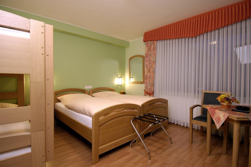 Zum Burghof Hotel Schoenberg Szoba fotó